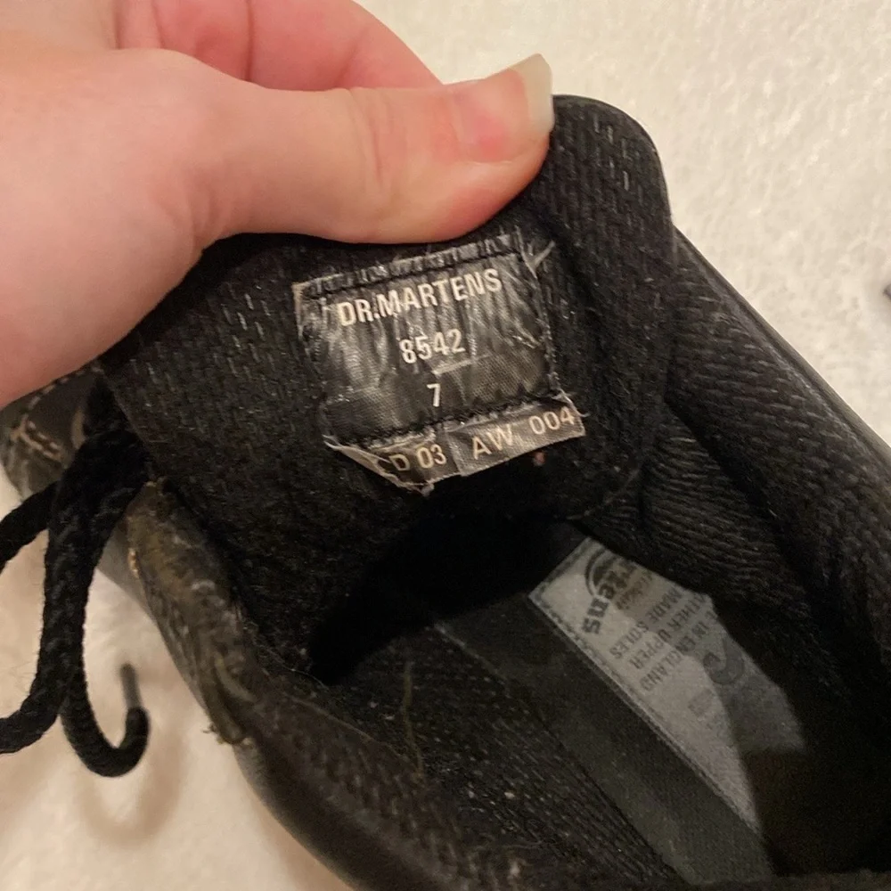 Vintage 90’s 8542 Dr Martens unisex black leather oil resistant work boots - Picture 8 of 9